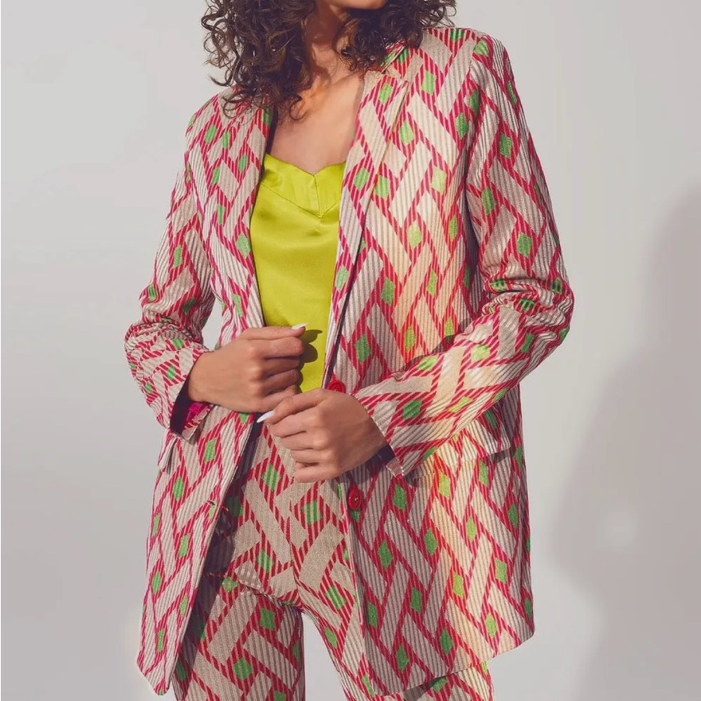 Blazer in Pink Geometric Print